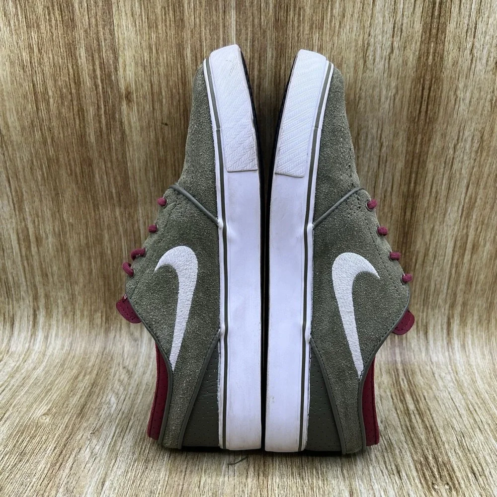 Nike SB Zoom Stefan Janoski Men's Size 7 Olive‎ Green Burgundy Shoes 333824-216